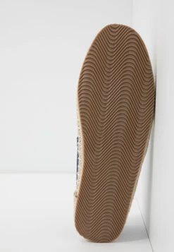 Pier One Prix Équitable RENA ESPADRILLE UNISEX - Espadrilles chaussures basses rond -Promos Pier One Boutique 0038a2c157694973aa4a17db0ae59056