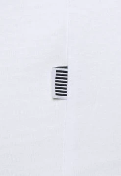 Pier One Prix Bradés 2 PACK - T-shirt basique t-shirts col en v profond homme -Promos Pier One Boutique 00c6557ea3904ad6b85f23746ff9d56c