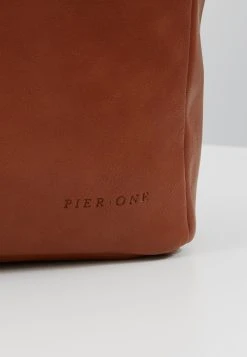 Discount En Ligne Pier One UNISEX - Sac à dos sacs fermoir aimanté 18 Discount En Ligne Pier One UNISEX - Sac à dos sacs fermoir aimanté -Promos Pier One Boutique 04e9ef98a91a44358595383ff3206ea8