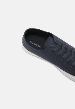 Pier One UNISEX - Baskets basses Produit de première qualité baskets & sneakers rond -Promos Pier One Boutique 06043a44e6b943b6afea1bbe331893f9