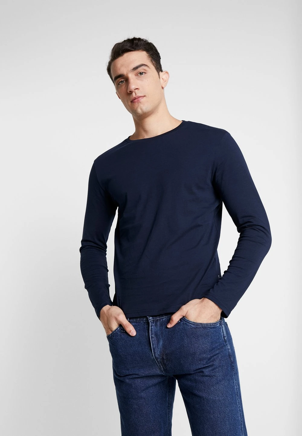 Qualité Excellente Pier One T-shirt à manches longues t-shirts col rond homme 3 Qualité Excellente Pier One T-shirt à manches longues t-shirts col rond homme