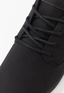 En Remise Pier One UNISEX - Baskets basses baskets & sneakers rond -Promos Pier One Boutique 08f610f9b2654a25b4dd998d3408f213