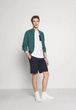 Pier One Gilet En promotion pulls et gilets col officier homme -Promos Pier One Boutique 10b694001e13460499e82732af3cc732