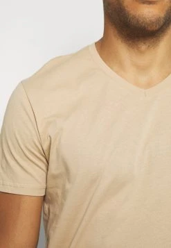 Prix Affortable Pier One 3 PACK - T-shirt basique t-shirts col en v homme 17 Prix Affortable Pier One 3 PACK - T-shirt basique t-shirts col en v homme -Promos Pier One Boutique 112e274a77d44bfdb30f2a1f86f0f677