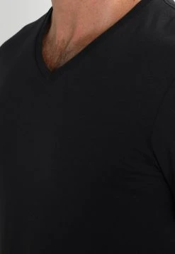 Prix Raisonnable Pier One 2 PACK - T-shirt basique t-shirts col en v homme -Promos Pier One Boutique 144a18a099e5428c92602fed22a8b338