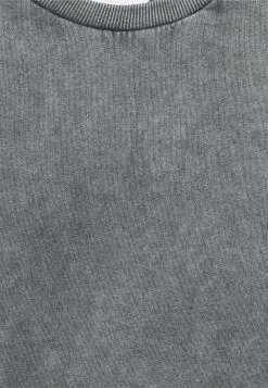 Pier One Haut de pyjama Prix Sacrifiés pyjamas col rond homme -Promos Pier One Boutique 173d1b9834734ba0a1de5cda8693228e