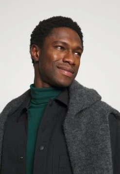 Pier One T-shirt à manches longues Vendre-Réclame t-shirts & polos col roulé homme -Promos Pier One Boutique 19e5a09acbc8464fb4738e5b232ee33d