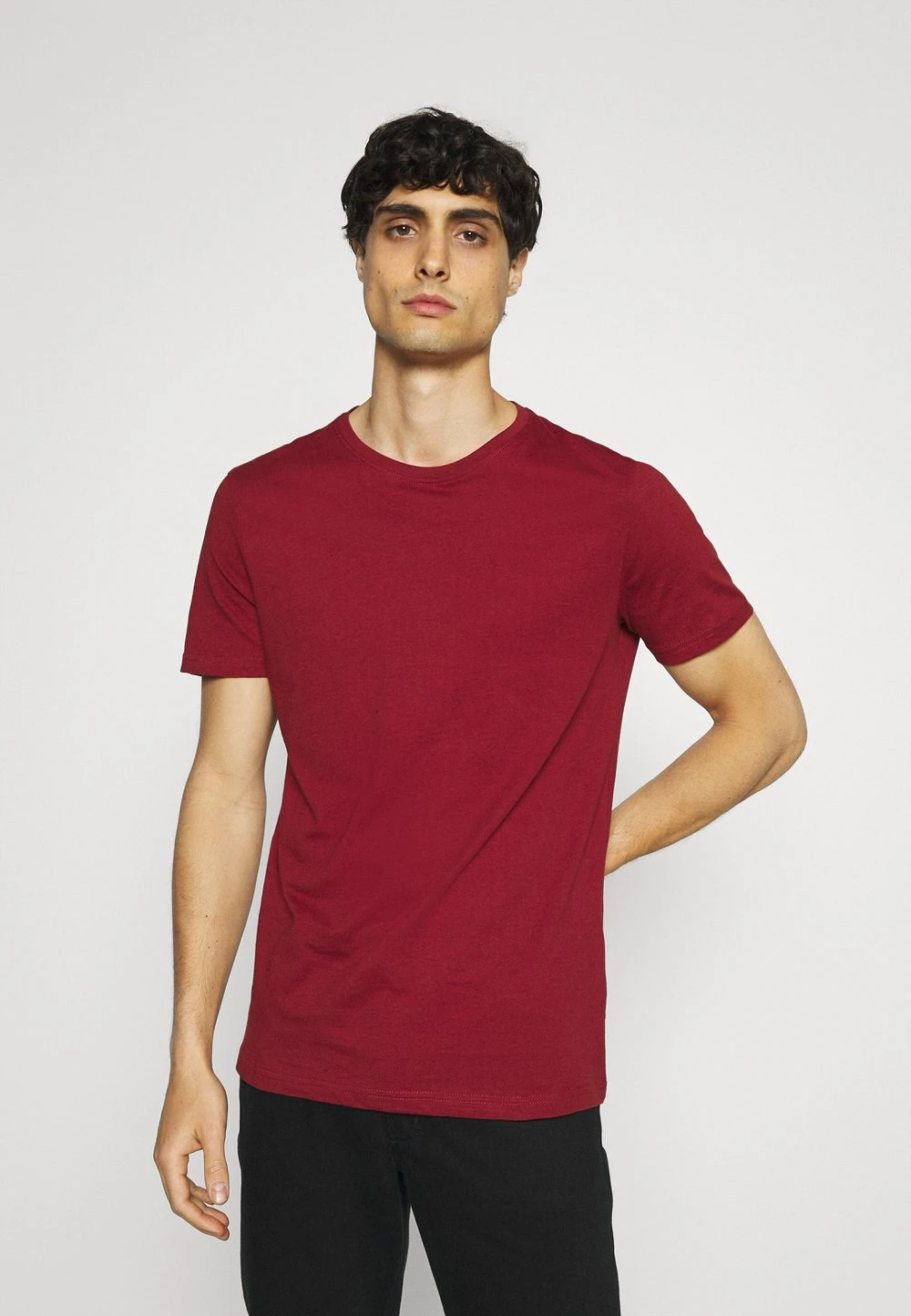 Pier One 5 PACK - T-shirt basique Meilleur Prix Garanti t-shirts col rond homme 6 Pier One 5 PACK - T-shirt basique Meilleur Prix Garanti t-shirts col rond homme – Image 4