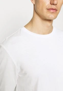 Pier One 3 PACK - T-shirt à manches longues Qualité Supérieure t-shirts col rond homme -Promos Pier One Boutique 1e20ee920f194bd69b2cc79cabaf7810