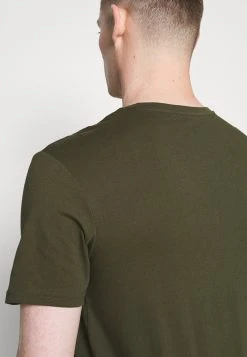 Pier One 2 PACK - T-shirt imprimé Prix Réduit t-shirts col rond homme -Promos Pier One Boutique 1f3163549a724d8088f4eb7a08f57722