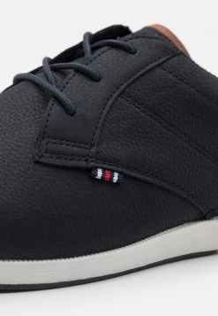 Réduction Pier One Chaussures à lacets derbies, richelieus & chaussures bateau rond homme -Promos Pier One Boutique 209f506613a44d7884b3f34a9c08d8d5