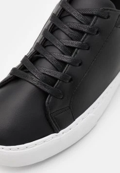 Vendre-Réclame Pier One UNISEX - Baskets basses sneakers rond -Promos Pier One Boutique 2195e1d5e6dc47a2a7c800a0da7bcd71