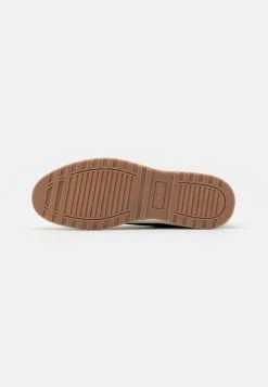 Prix Distinctifs Pier One Baskets montantes baskets & sneakers rond homme 17 Prix Distinctifs Pier One Baskets montantes baskets & sneakers rond homme -Promos Pier One Boutique 2241d8fa18334a0aaecb955f0c4cc38e