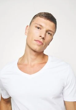 Pier One Prix Bradés 2 PACK - T-shirt basique t-shirts col en v profond homme -Promos Pier One Boutique 2464778c5d314b51b098f8e722d959b0