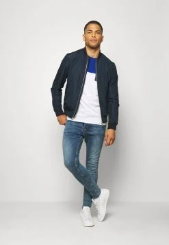 Pier One Prix Légers T-shirt imprimé t-shirts col rond homme -Promos Pier One Boutique 2a3f1d95d9014d21bf11068b5db50616