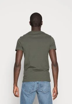 Prix Préférentiel Pier One 3 PACK - T-shirt basique t-shirts col rond homme -Promos Pier One Boutique 302b28ae9cfb4ba48ebdbc5d108d4998