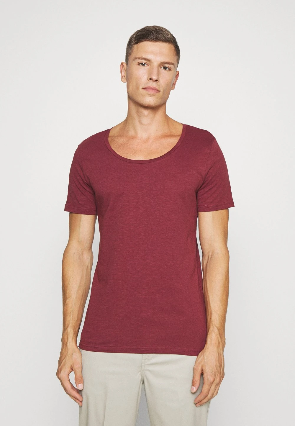 Pier One Prix Cassé T-shirt basique t-shirts & polos encolure large ronde homme 9 Pier One Prix Cassé T-shirt basique t-shirts & polos encolure large ronde homme – Image 7