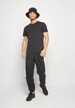 Prix Sacrifiés Pier One 7 PACK - T-shirt basique t-shirts col rond homme -Promos Pier One Boutique 30a3e0dc5da04a31ab70269ed3a302e3