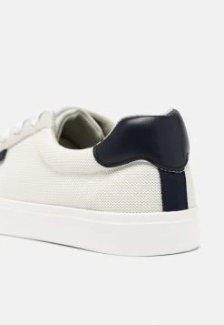 Prix Aimable Pier One Baskets basses sneakers rond unisex -Promos Pier One Boutique 3175c8b85d7e499ab751ccd01cd5dcb3