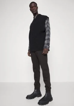 Pier One Pantalon de survêtement Bonne Qualité pantalons normale homme 11 Pier One Pantalon de survêtement Bonne Qualité pantalons normale homme -Promos Pier One Boutique 31a61803c94e40539e7abd4a165905bd