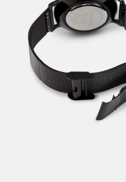 Promos Pier One Montre montres et bijoux couleur unie homme -Promos Pier One Boutique 31bca8e00d084362b3f6bd56b4a0bf36