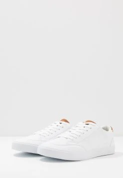 Pier One UNISEX - Baskets basses Rabais sneakers rond homme -Promos Pier One Boutique 341f551b59b74c4bb5e9fe612d3954b6