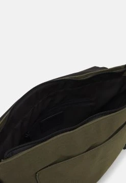 Pier One Prix Incroyables Sac bandoulière sacs compartiment pour téléphone portable homme 8 Pier One Prix Incroyables Sac bandoulière sacs compartiment pour téléphone portable homme -Promos Pier One Boutique 349c1c40fb14472f8222b77743b0881f