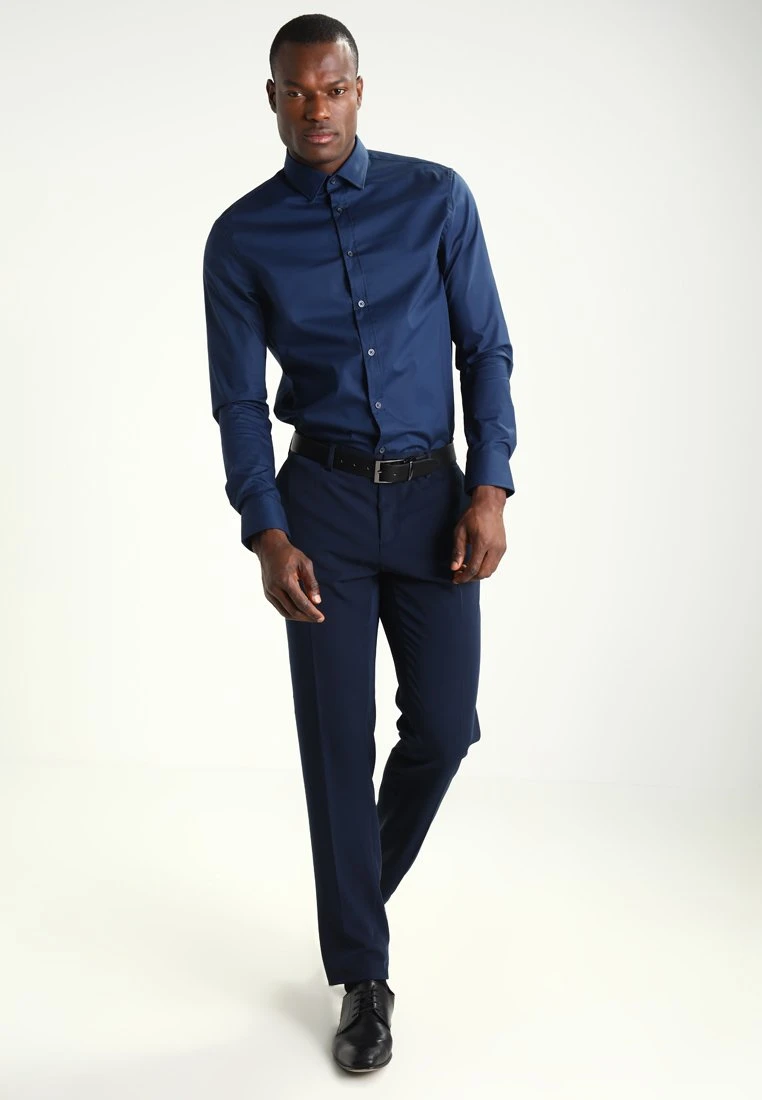 Pier One Chemise classique Bonne Qualité costumes col kent homme 4 Pier One Chemise classique Bonne Qualité costumes col kent homme – Image 2