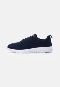 Pier One Baskets basses Prix Refroidis sneakers rond homme -Promos Pier One Boutique 38b8eb3226dd40ec89e3497e8f255e98 1