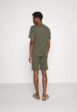 Prix Abordable Pier One SET - Pyjama pyjamas normale homme -Promos Pier One Boutique 3b6102c3fc4641808de5f1e02c36579d