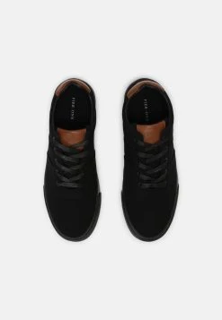 Pier One UNISEX - Baskets basses Prix Bradés sneakers rond -Promos Pier One Boutique 3ea015cce91e4b2d8792edcfd0e67cfb