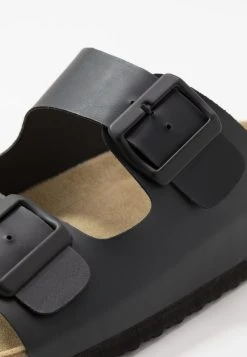 Prix Accessible Pier One UNISEX - Chaussons ouvert homme 17 Prix Accessible Pier One UNISEX - Chaussons ouvert homme -Promos Pier One Boutique 3f2327f85b094d95be145d6934e2985c