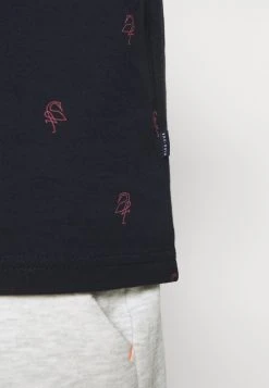 Prix Avantageux Pier One T-shirt imprimé t-shirts col rond homme 14 Prix Avantageux Pier One T-shirt imprimé t-shirts col rond homme -Promos Pier One Boutique 3f707bb0ead1442886f58c4a4bb70413