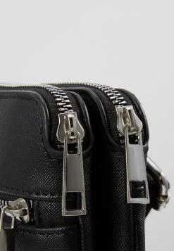 Qualité Supérieure Pier One Sac bandoulière sacs fermeture éclair homme -Promos Pier One Boutique 40b3f49abb47459db8529933fdca14a2