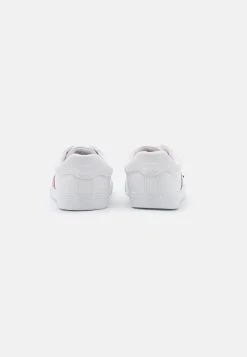 Pier One UNISEX - Baskets basses Première Qualité baskets & sneakers rond 10 Pier One UNISEX - Baskets basses Première Qualité baskets & sneakers rond -Promos Pier One Boutique 4136240496044679b0d32993dbdfeac8