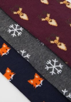 En Remise Pier One XMAS GIFT BOX 3 PACK - Chaussettes sous-vêtements & chaussettes chiné homme 12 En Remise Pier One XMAS GIFT BOX 3 PACK - Chaussettes sous-vêtements & chaussettes chiné homme -Promos Pier One Boutique 41bd57df4027474f98b4581c64bdacc9