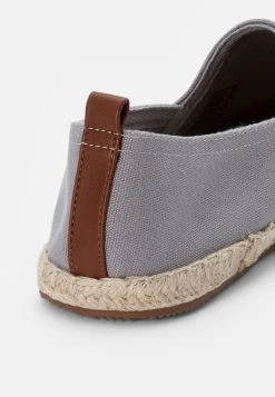 Pier One Meilleure qualité RENA ESPADRILLE UNISEX - Espadrilles chaussures basses rond -Promos Pier One Boutique 42d2421a7d9a4236aff6d97b980fd1f5