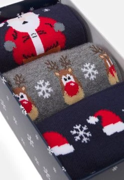 Pier One 3 PACK - Chaussettes 50% Off De Vente sous-vêtements chin&eacute; homme -Promos Pier One Boutique 4330115b0c6744779713058684736bea