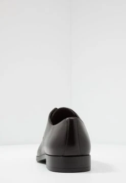 Un Tarif Préférentiel Pier One Derbies & Richelieus derbies et richelieus carré homme -Promos Pier One Boutique 442be11ec34840eb8fc0fb42ed4b23a3