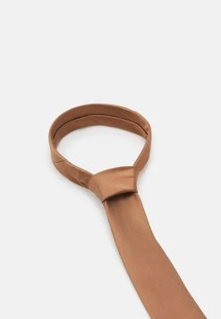 Pier One Soldes SET - Mouchoir de poche pochettes de costume couleur unie homme 21 Pier One Soldes SET - Mouchoir de poche pochettes de costume couleur unie homme -Promos Pier One Boutique 47e24fb2ec594c03992baccd33929276