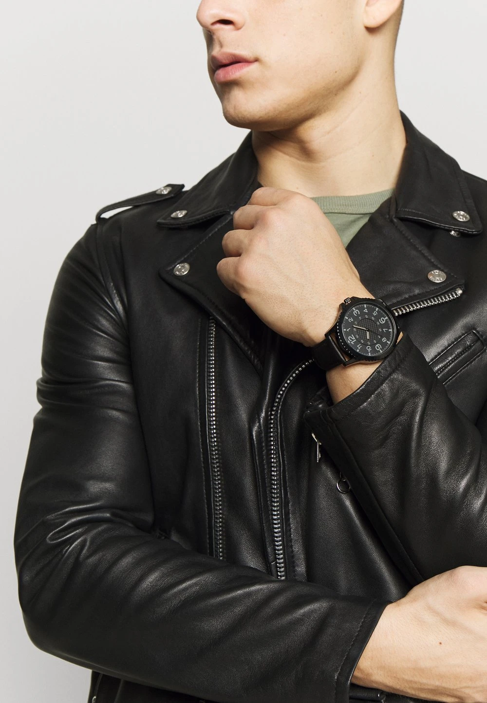 Pier One Montre Qualité garantie 100% montres et bijoux boucle ardillon homme 3 Pier One Montre Qualité garantie 100% montres et bijoux boucle ardillon homme