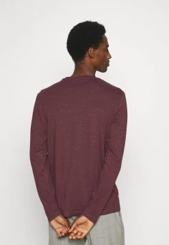 Prix Réduit Pier One 3 PACK - T-shirt à manches longues t-shirts col rond homme -Promos Pier One Boutique 49e084be0a0141e4a93869576f70c33f