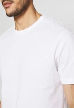 Vendre-Réclame Pier One 5 PACK - T-shirt basique t-shirts col rond homme -Promos Pier One Boutique 4a6de0d2b72e4f1290d4d17a26a3cd34