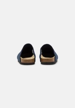 Pier One UNISEX - Chaussons Prix Ourlé sandales et tongs rond 12 Pier One UNISEX - Chaussons Prix Ourlé sandales et tongs rond -Promos Pier One Boutique 4c70740f6047454ebd7fb739cbf97cfc