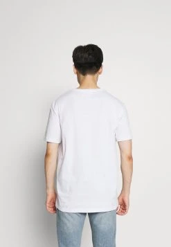 Pier One T-shirt imprimé Bon Rapport Coût-Efficacité t-shirts col rond homme 9 Pier One T-shirt imprimé Bon Rapport Coût-Efficacité t-shirts col rond homme -Promos Pier One Boutique 4d03eac058a14bf281167cf917769cba