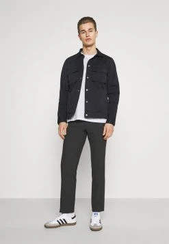 Pier One Prix Réduit CHEST POCKET TEE - T-shirt imprimé t-shirts col rond homme -Promos Pier One Boutique 526be0303bb1426f8eadcb73164eb286