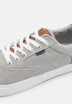 Pier One Prix Gelé Baskets basses sneakers rond homme -Promos Pier One Boutique 52de1fd0161f4d0d8132b276fb6b122c