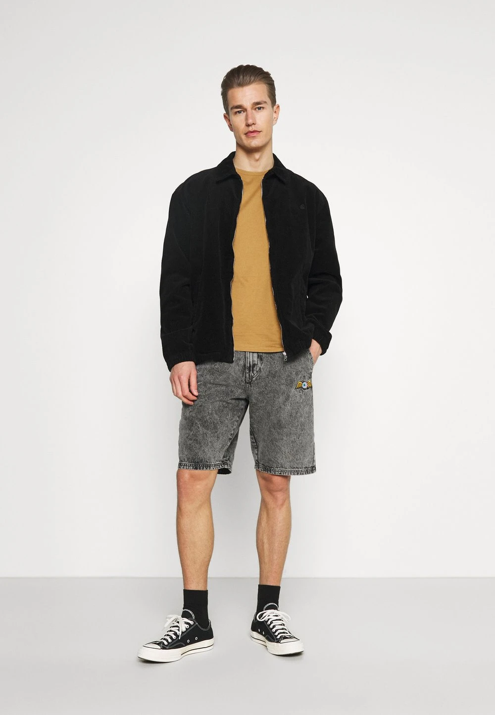 Pier One 5 PACK - T-shirt basique Prix Sacrifiés t-shirts col rond homme 3 Pier One 5 PACK - T-shirt basique Prix Sacrifiés t-shirts col rond homme