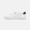 Pier One Prix Favorable UNISEX - Baskets basses baskets & sneakers rond 2 Pier One Prix Favorable UNISEX - Baskets basses baskets & sneakers rond -Promos Pier One Boutique 53e18a30a2b2483f9e858dadbbf576b5