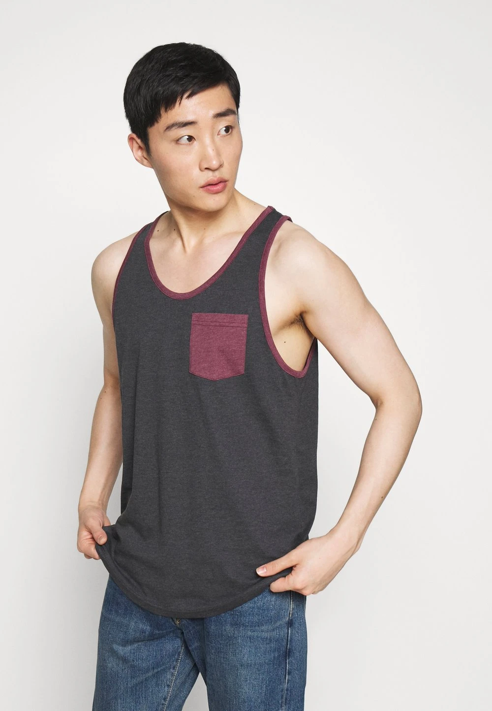 Pier One Soldes Débardeur t-shirts encolure large ronde homme 3 Pier One Soldes Débardeur t-shirts encolure large ronde homme